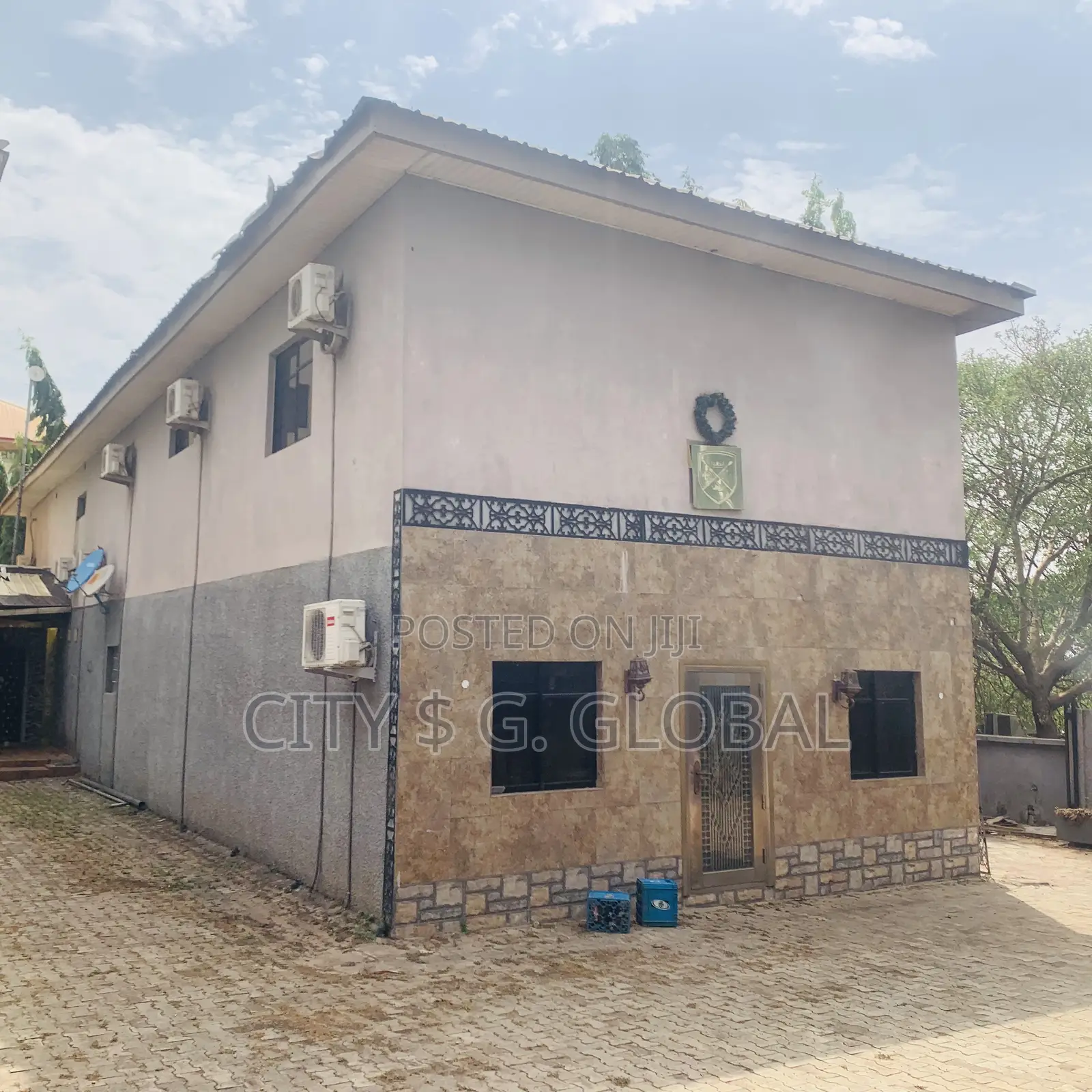 A Club Hall / Bar/ Restaurant/ for Rent in Gudu in Gudu