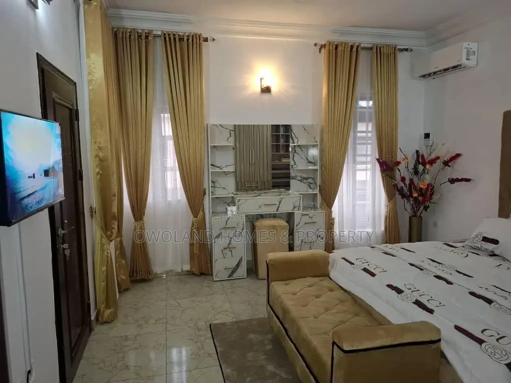 Furnished 3bdrm Duplex in Ikota for rent in Ikota
