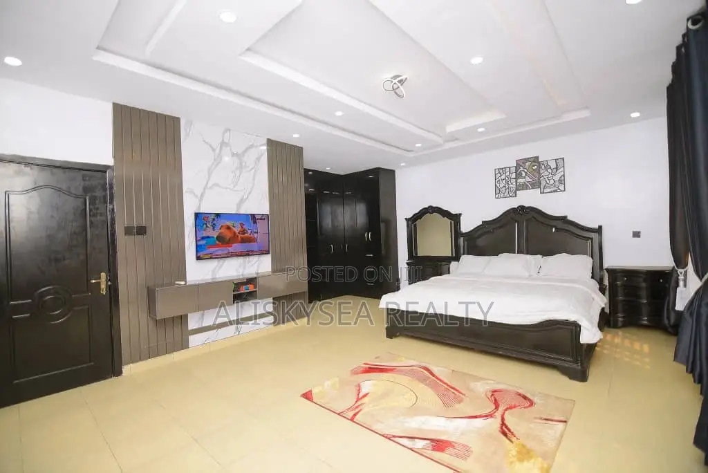 Luxury 3-Bedroom Daily Rental at Orchid Road in Lekki Phase 2