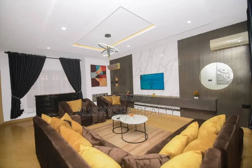 Luxury 3-Bedroom Daily Rental at Orchid Road in Lekki Phase 2