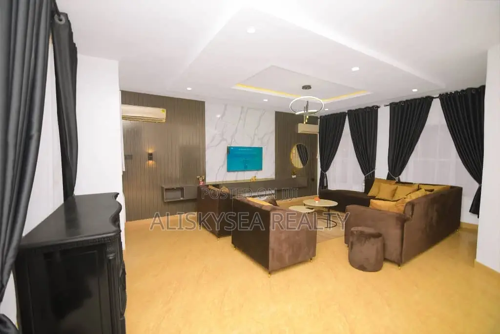 Luxury 3-Bedroom Daily Rental at Orchid Road in Lekki Phase 2