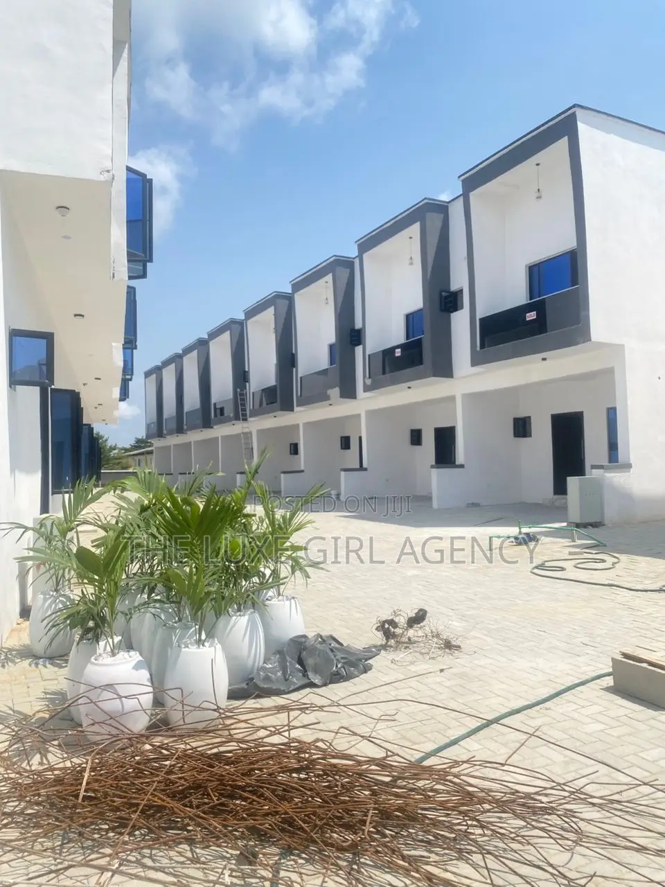 3bdrm Duplex in Ajah Estate, Off Lekki-Epe Expressway for sale in Off Lekki-Epe Expressway