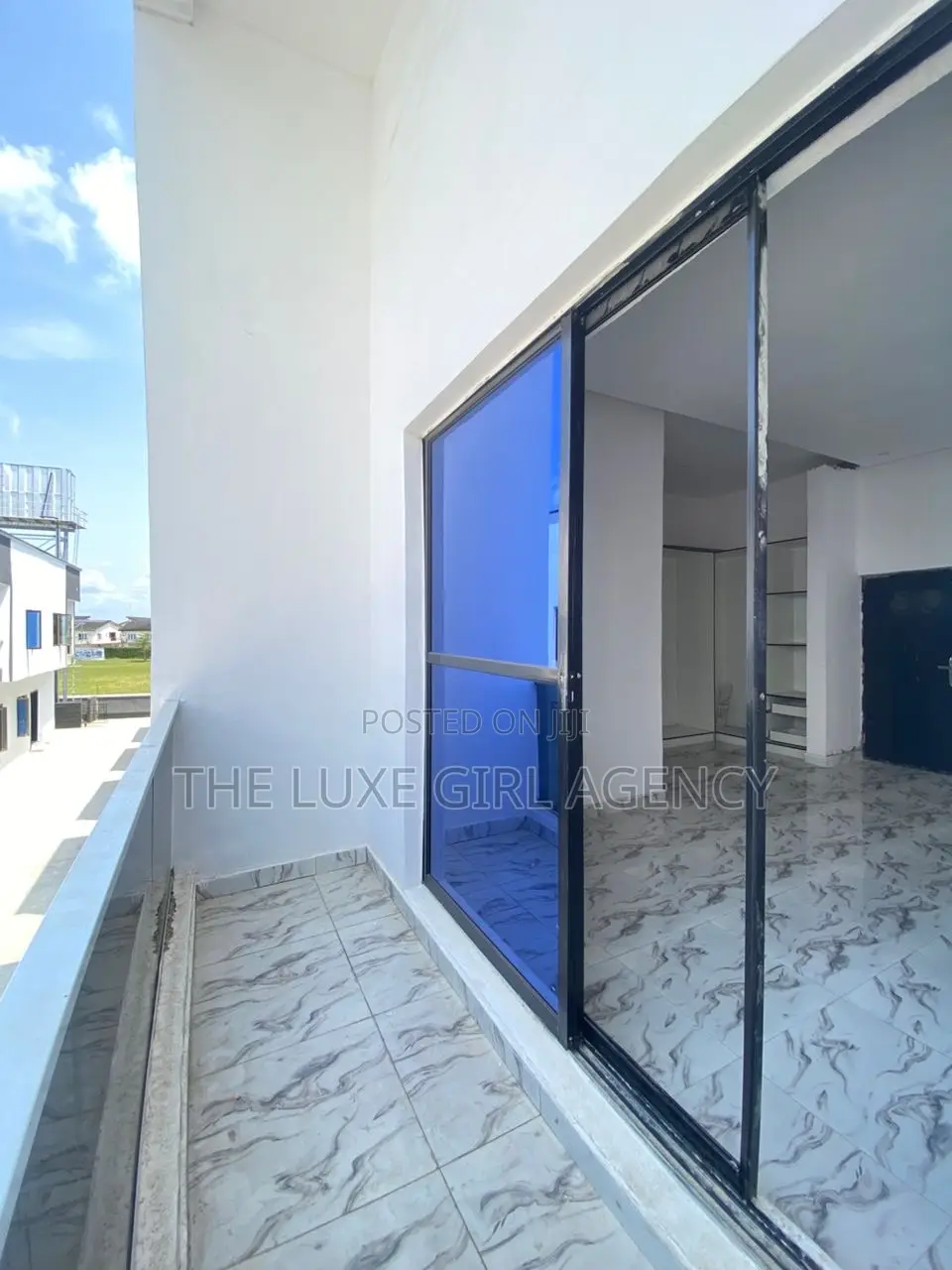 3bdrm Duplex in Ajah Estate, Off Lekki-Epe Expressway for sale in Off Lekki-Epe Expressway