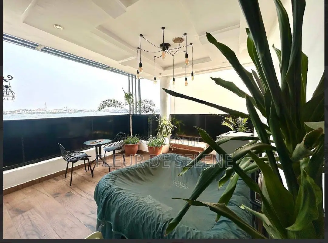 5 Bedroom Smart Airbnb in Osborne Foreshore Estate