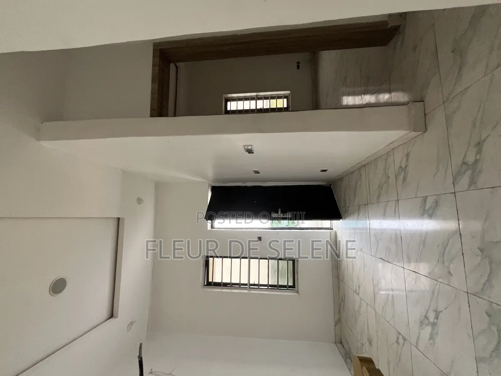4bdrm Duplex in Chevron for sale in Chevron