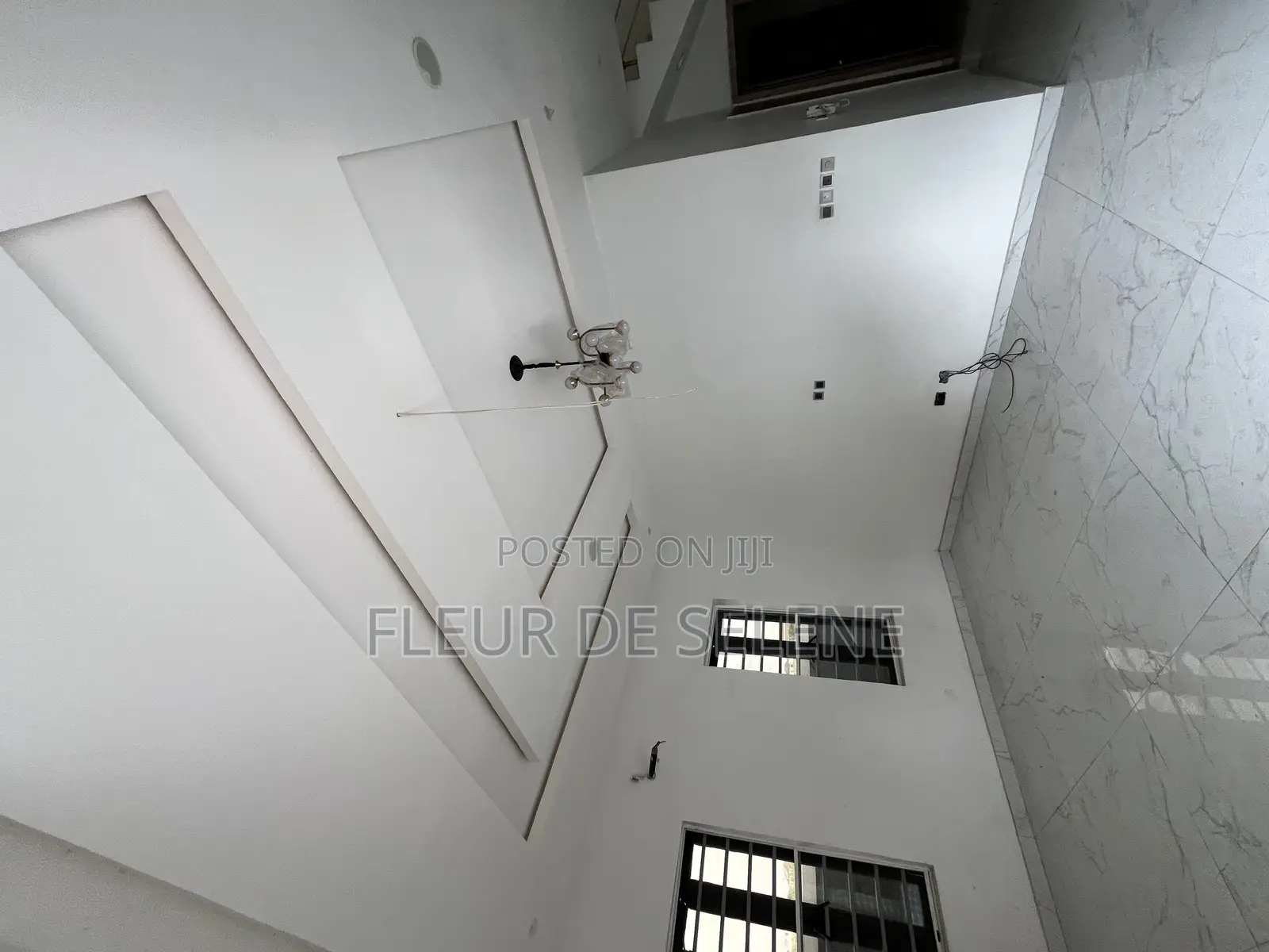 4bdrm Duplex in Chevron for sale in Chevron