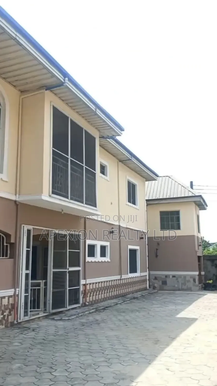 2bdrm Block of Flats in Farm Road 2 Estate for sale in Eliozu