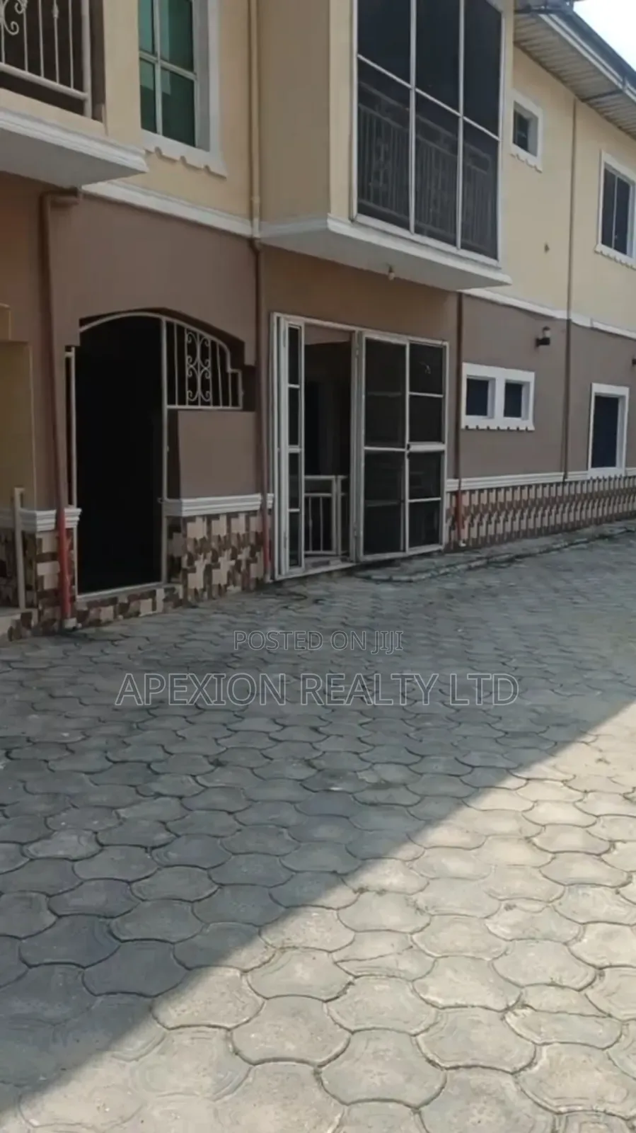 2bdrm Block of Flats in Farm Road 2 Estate for sale in Eliozu