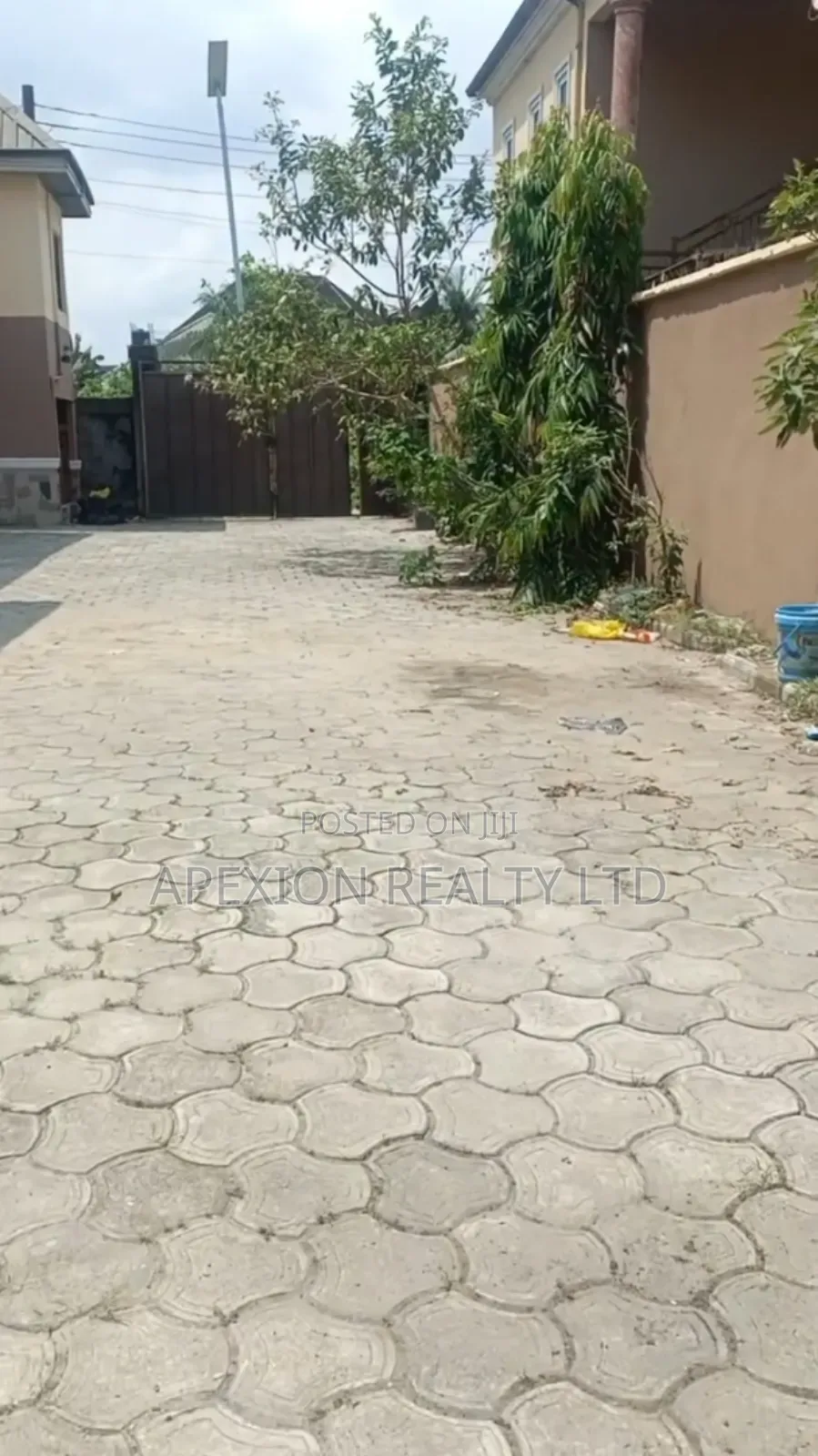 2bdrm Block of Flats in Farm Road 2 Estate for sale in Eliozu
