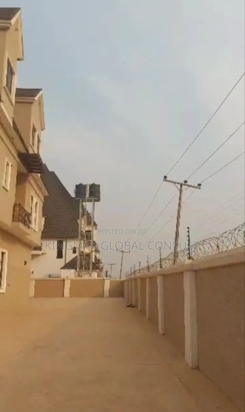 6bdrm Penthouse in Lugbe Abuja for sale in Lugbe District