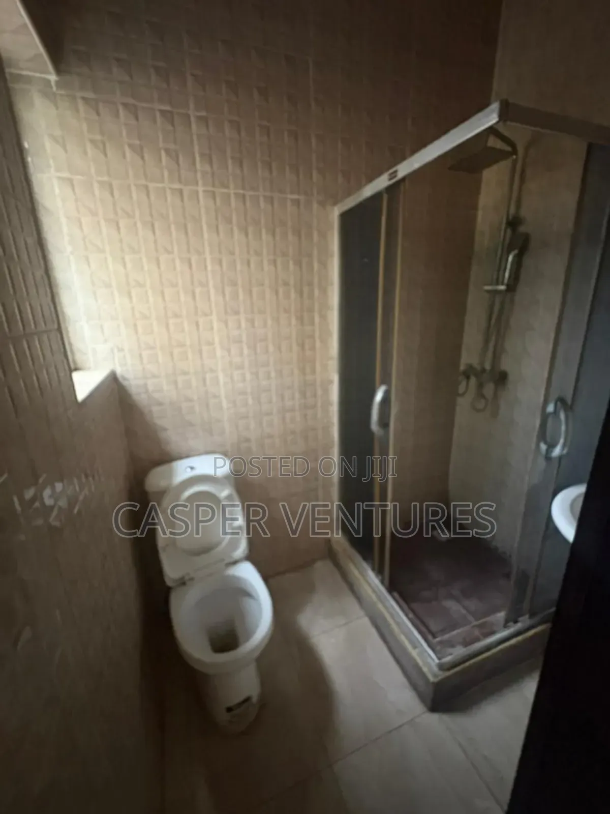 1bdrm Shared Apartment in Ikota Villa for rent in Ikota