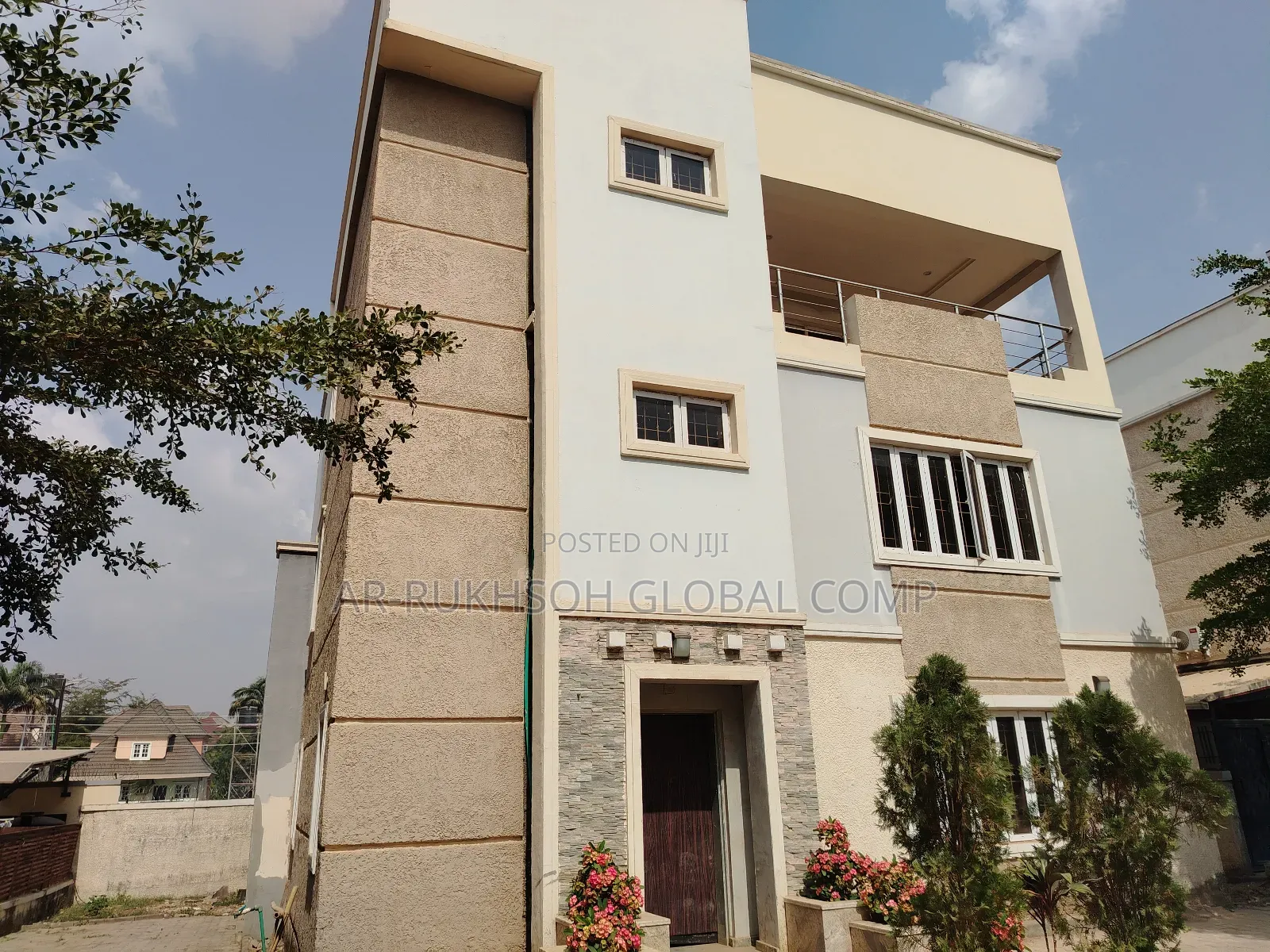 4bdrm Duplex in Brains And Hammers, Apo Resettlement for sale in Apo Resettlement