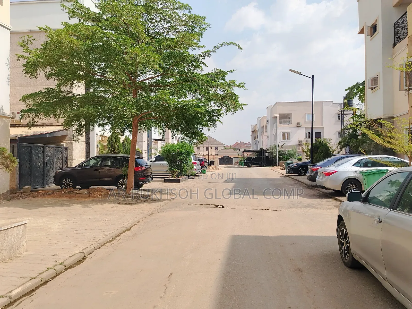 4bdrm Duplex in Brains And Hammers, Apo Resettlement for sale in Apo Resettlement