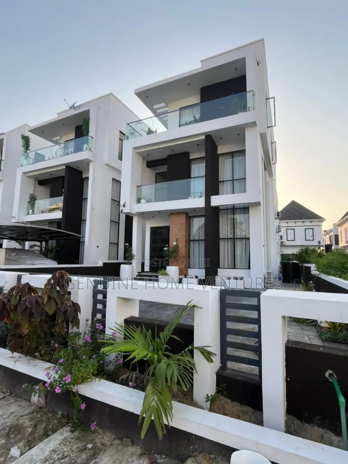 Furnished 5bdrm Duplex in Megabound, Ikota for rent in Ikota
