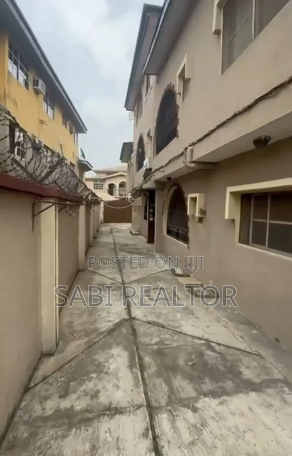 Furnished 3bdrm Block of Flats in Onipetesi Estate, Mangoro for sale in Mangoro