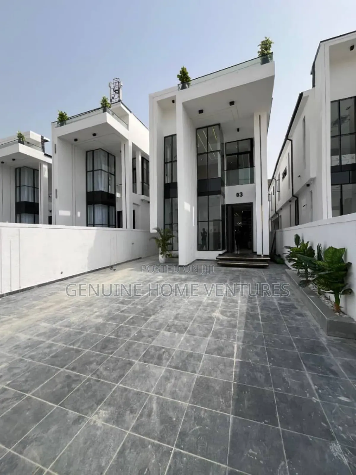 5bdrm Duplex in Ikota for sale in Ikota