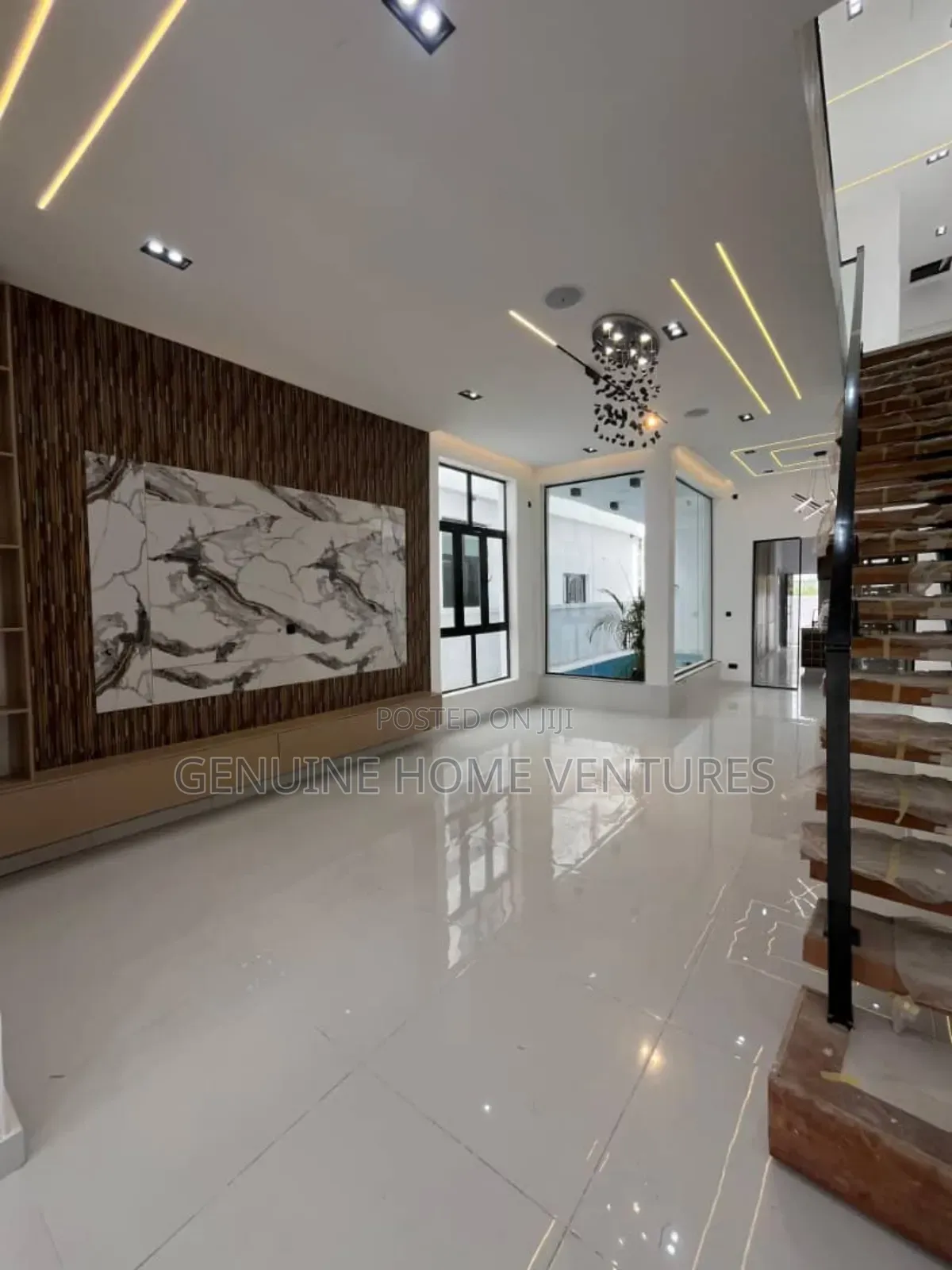 5bdrm Duplex in Ikota for sale in Ikota