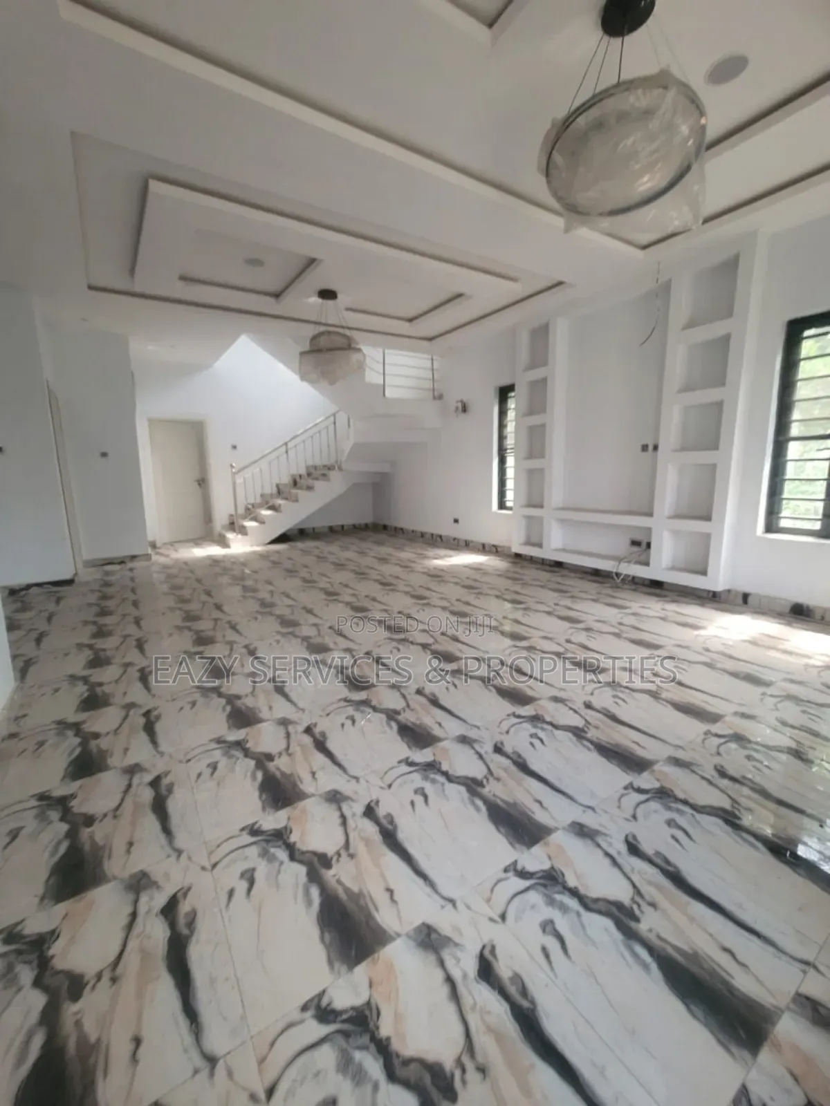5bdrm Duplex in Thomas Estate for sale in Thomas Estate