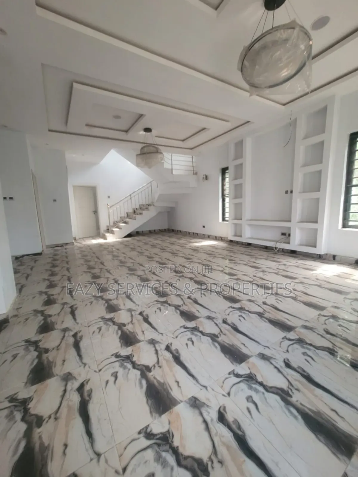 5bdrm Duplex in Thomas Estate for sale in Thomas Estate