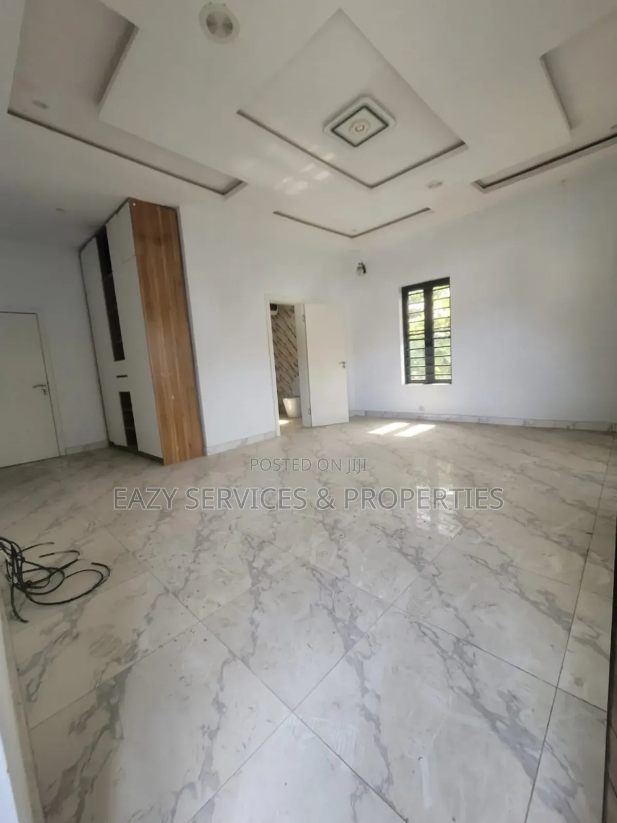 5bdrm Duplex in Thomas Estate for sale in Thomas Estate