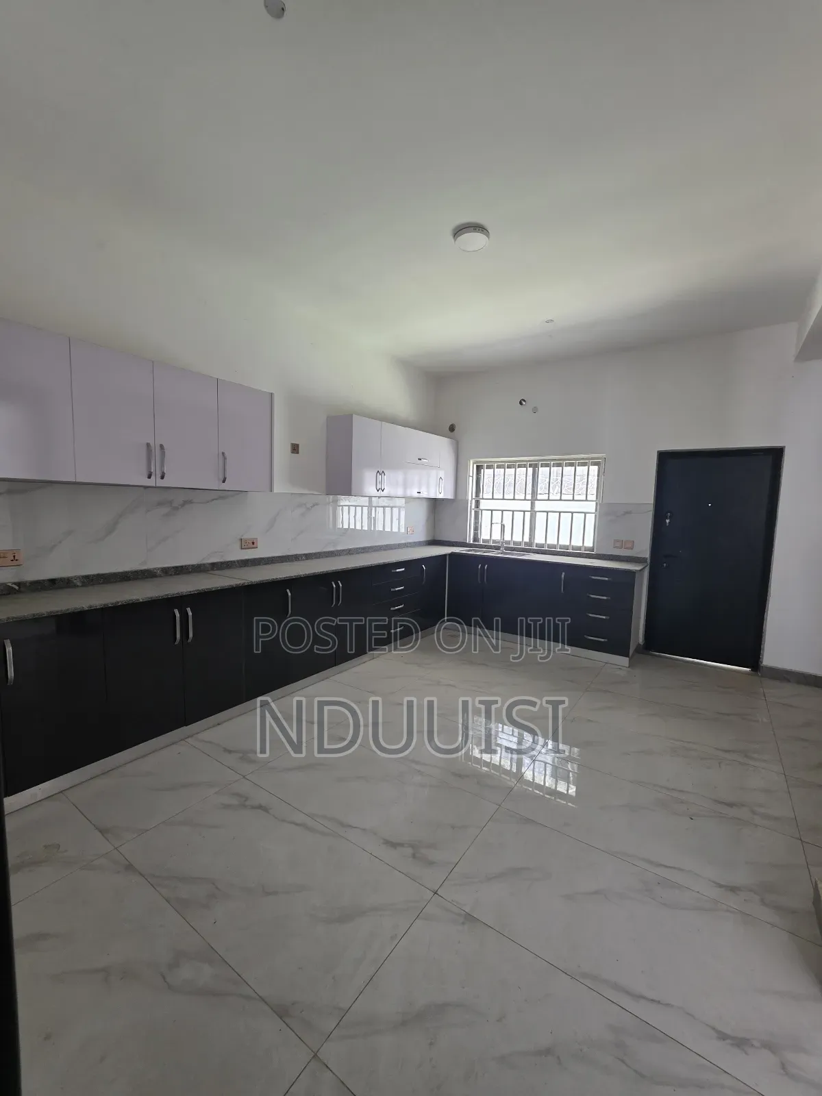 5bdrm Townhouse/Terrace in Jahi for sale in Jahi
