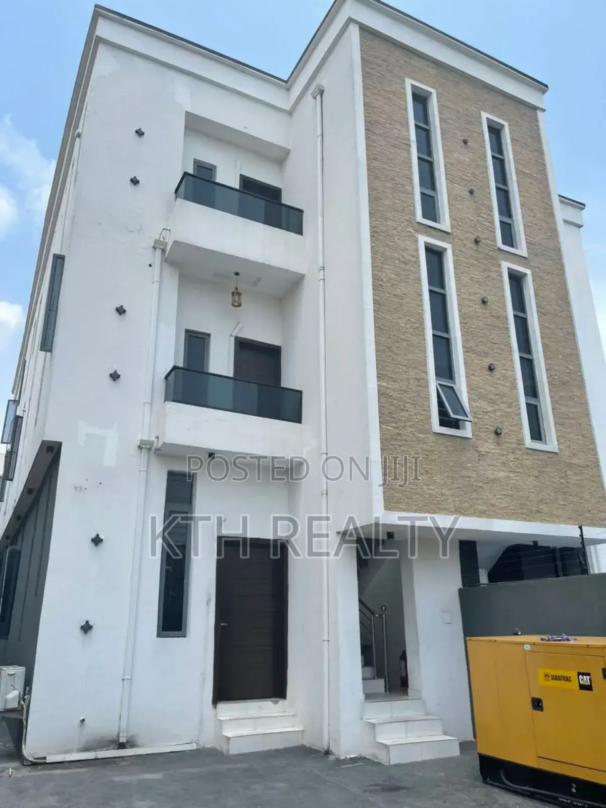 Furnished 3bdrm House in Off Admiralty Road, Lekki Phase 1 for rent in Lekki Phase 1