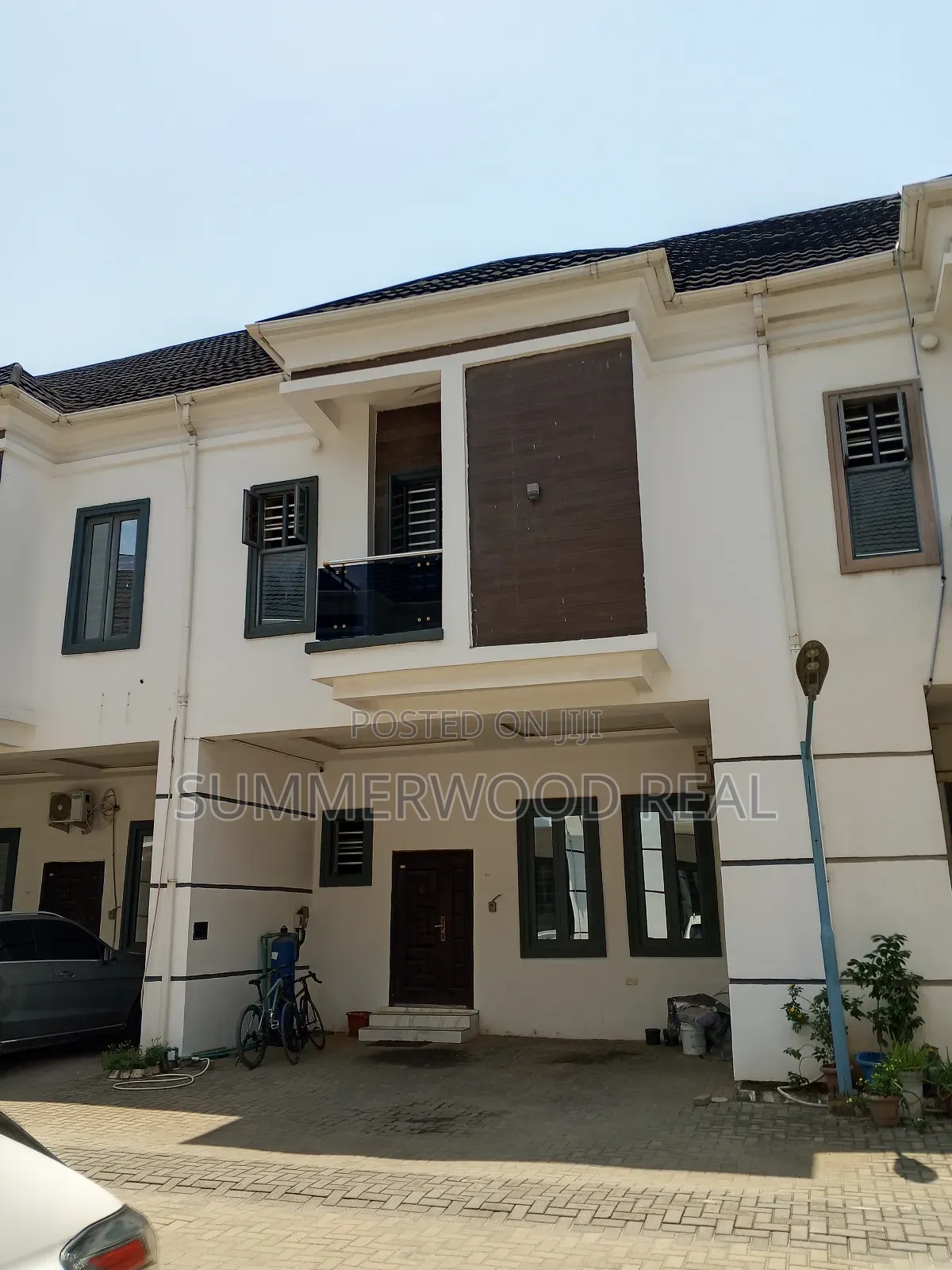 4bdrm Duplex in Ikota Villa Estate for rent in Ikota