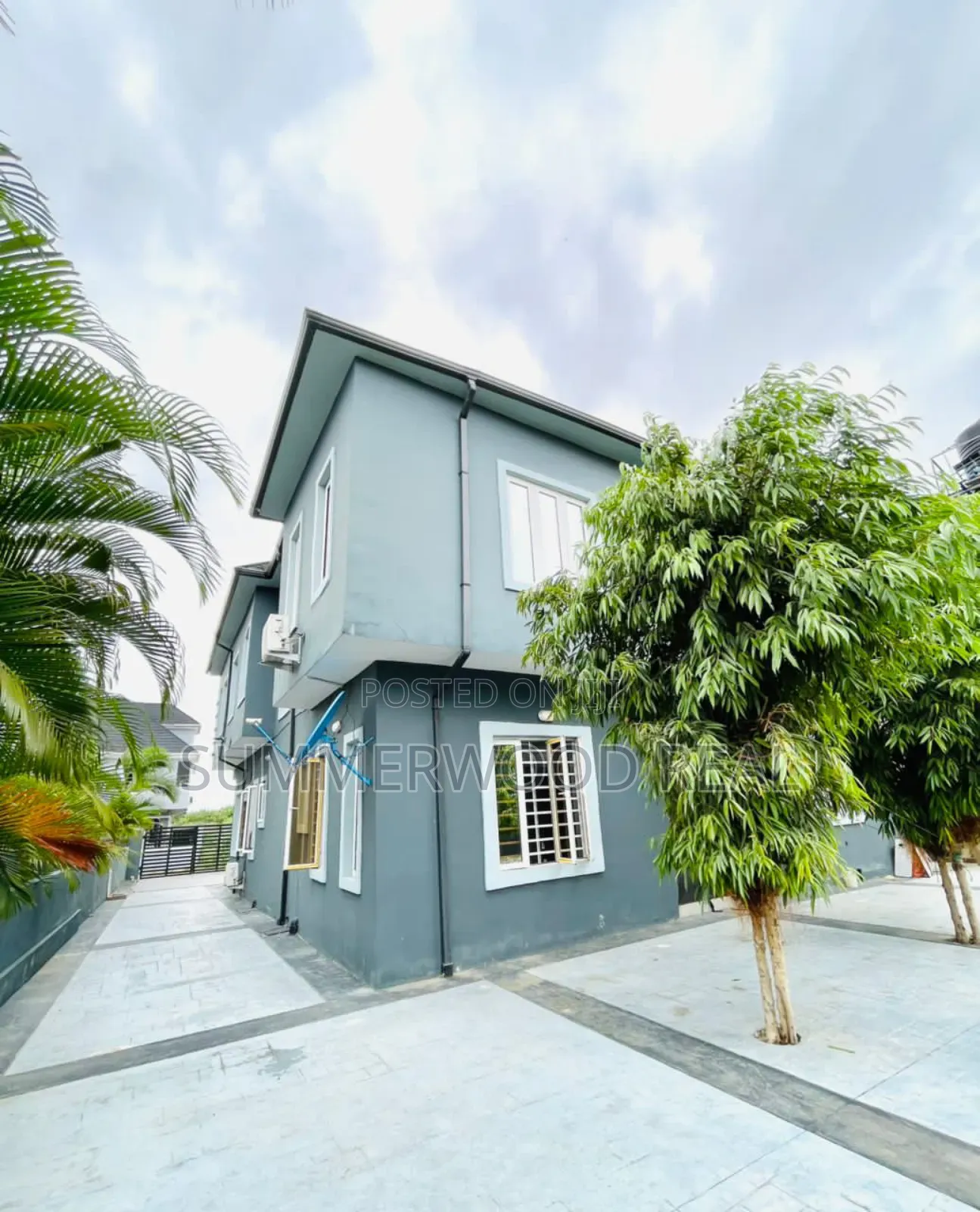 5bdrm Duplex in Monastery Road, Ajah for sale in Ajah