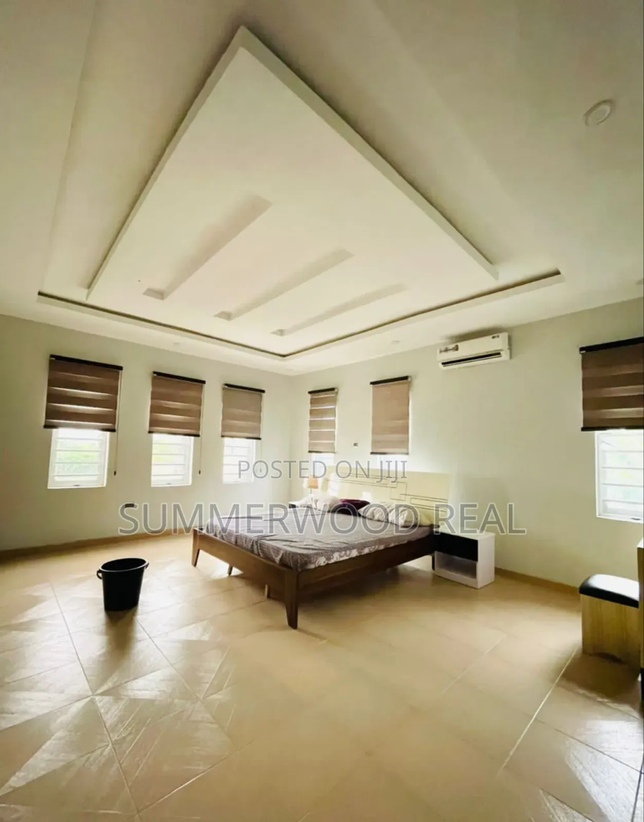 5bdrm Duplex in Monastery Road, Ajah for sale in Ajah