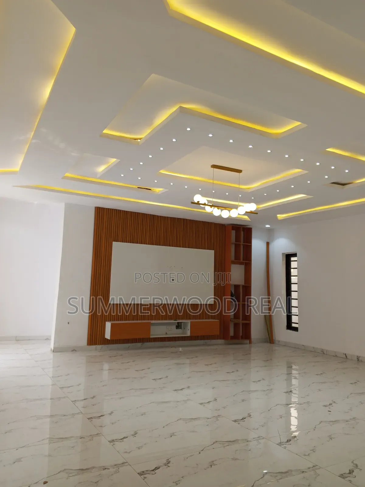5bdrm Duplex in Ikota for sale in Ikota