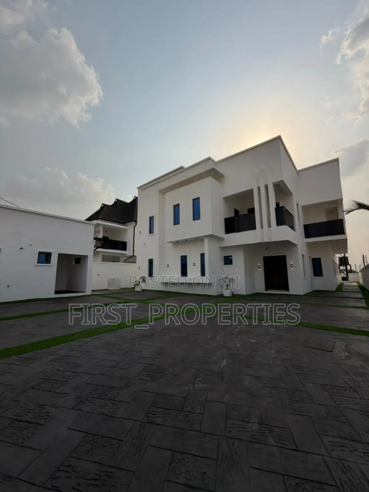 Furnished 4bdrm Duplex in Olapade Agoro, Oluyole Estate for sale in Oluyole Estate