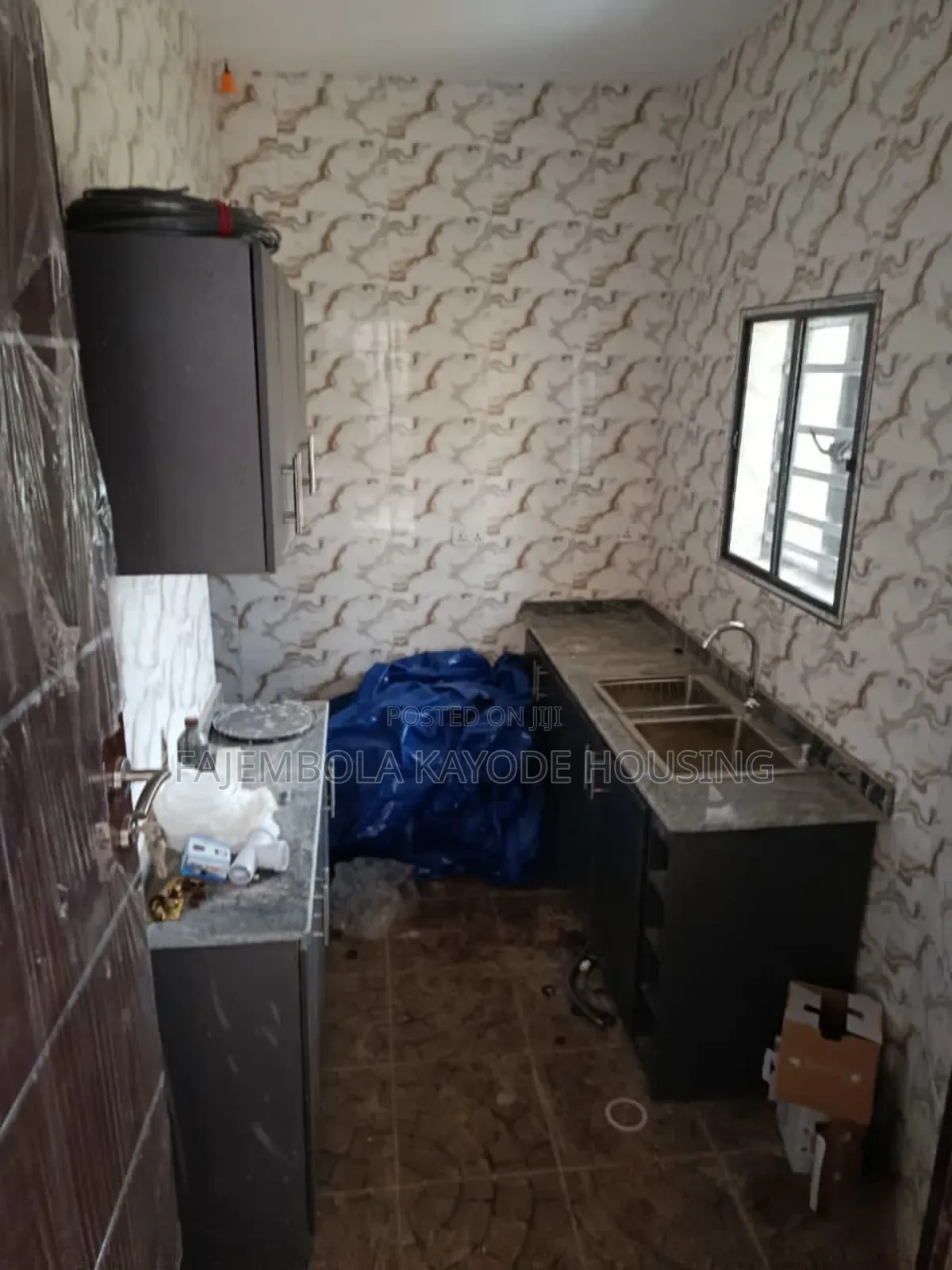 2bdrm Bungalow in Idi Ahun, Elebu., Oluyole Estate for sale in Oluyole Estate