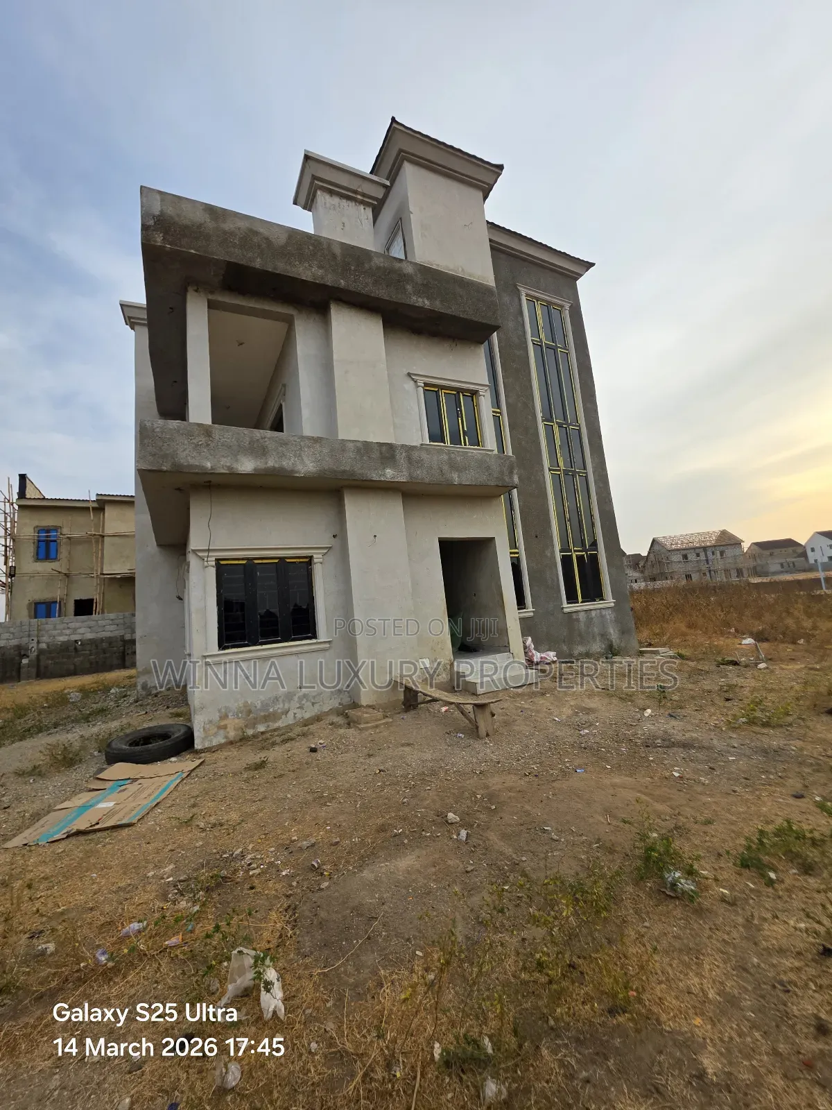 5bdrm Duplex in Credence Estate, Lugbe District for sale in Lugbe District