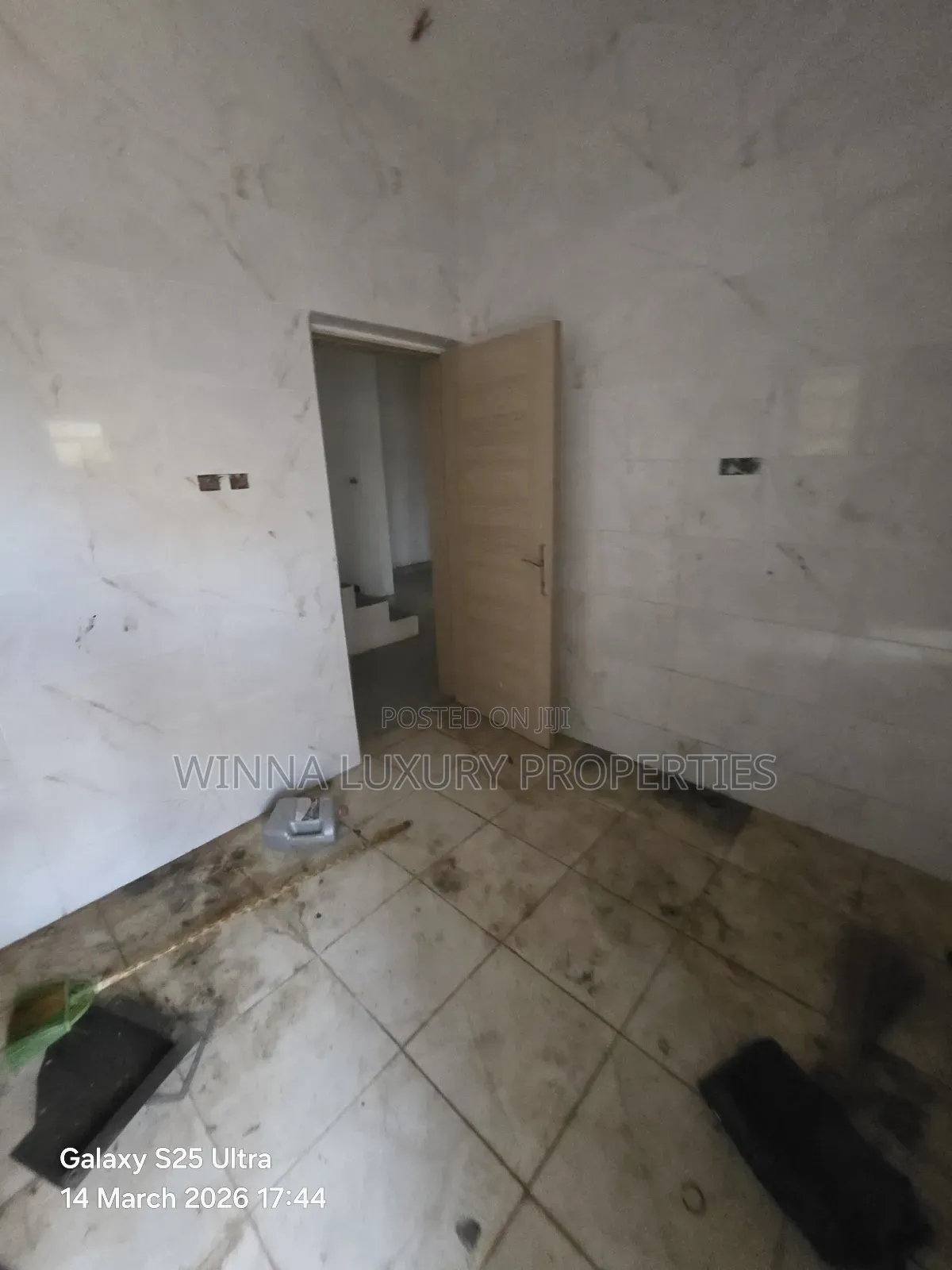 5bdrm Duplex in Credence Estate, Lugbe District for sale in Lugbe District