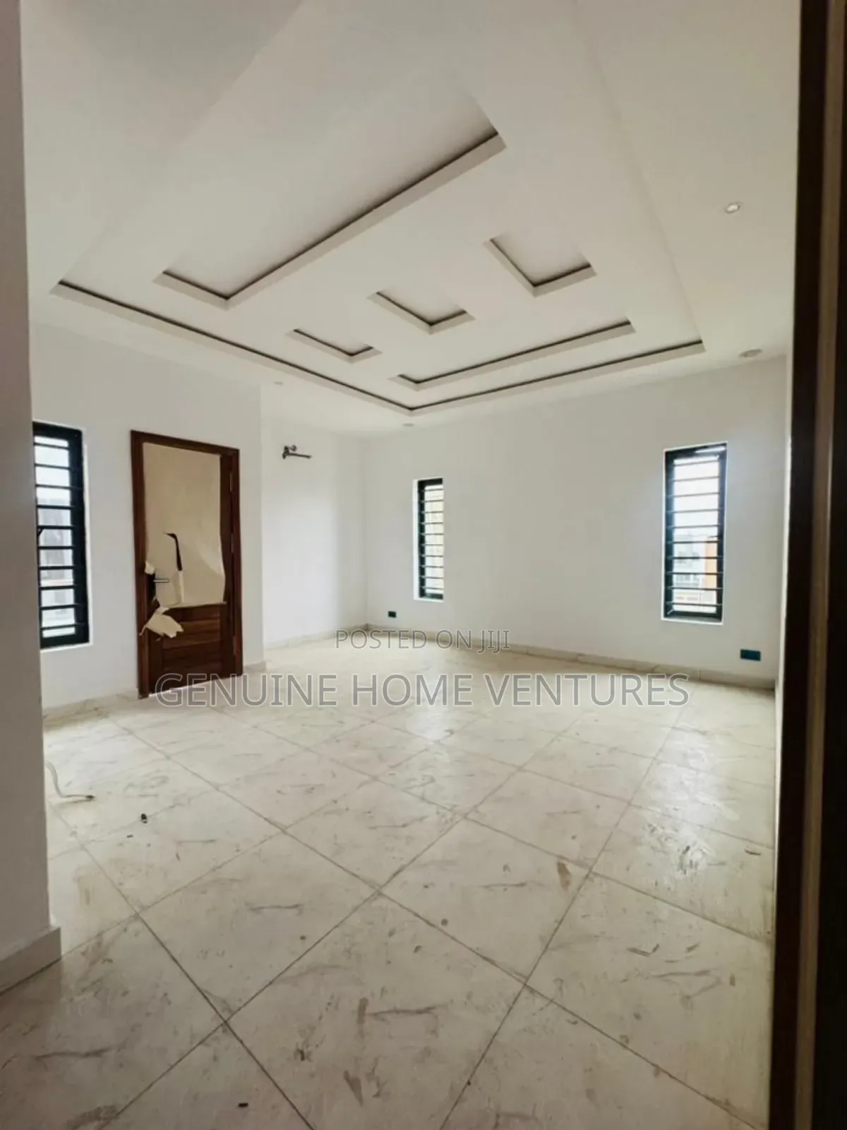 5bdrm Duplex in Adeniyi Jones for sale in Adeniyi Jones