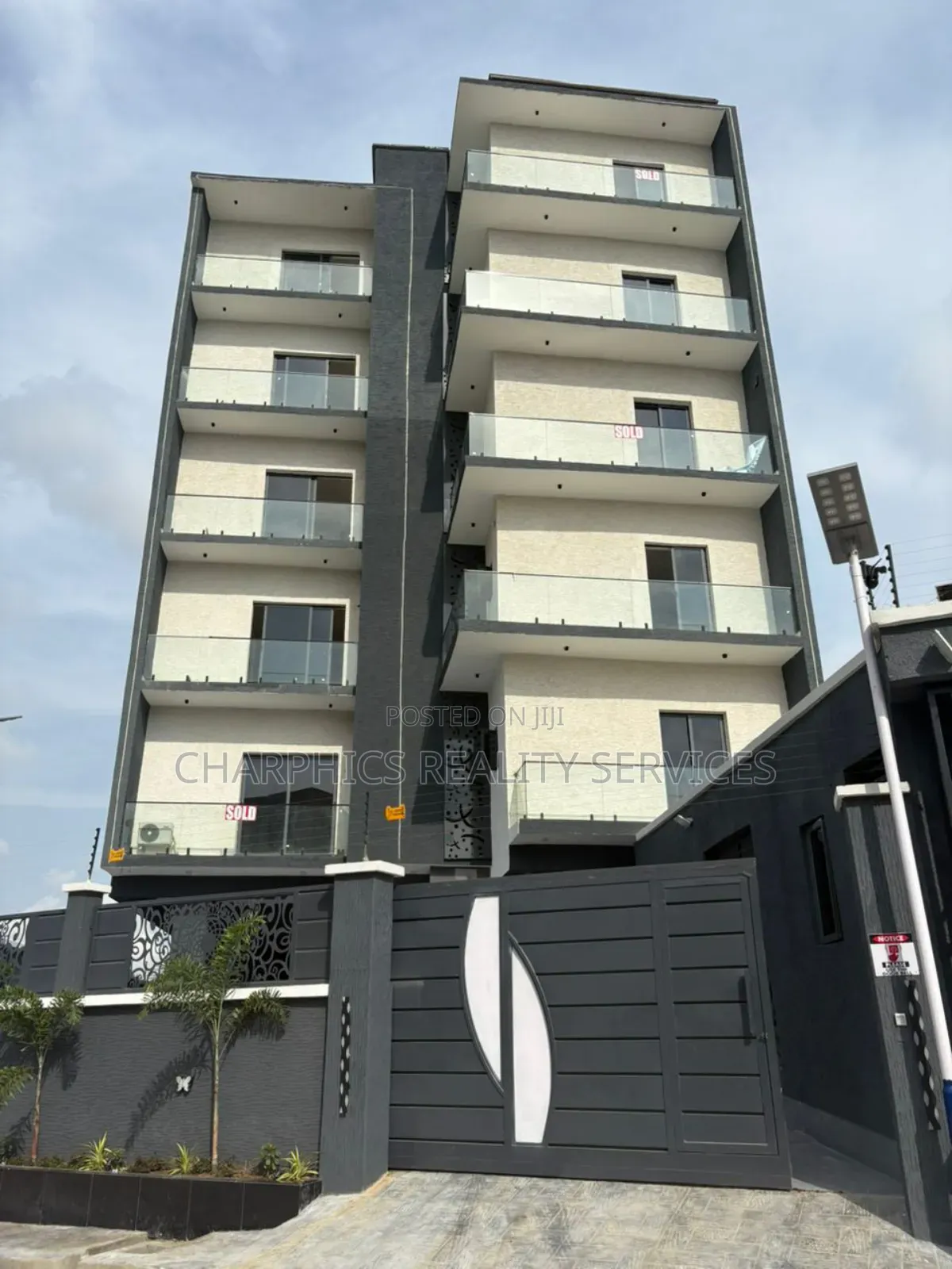 1bdrm Apartment in Lekki Phase 1 for sale in Lekki Phase 1