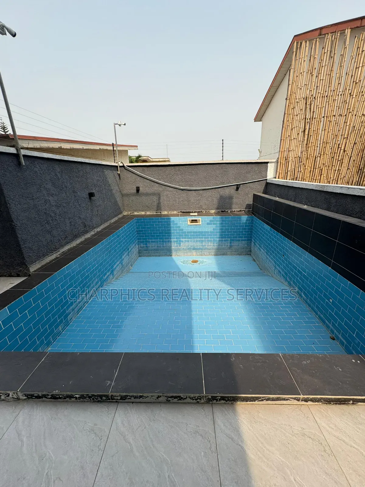 5bdrm Duplex in Lekki Phase 2 for sale in Lekki Phase 2