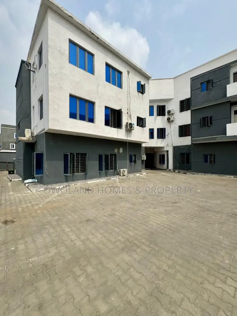 2bdrm Block of Flats in Lekki Phase1 for rent in Lekki Phase 1