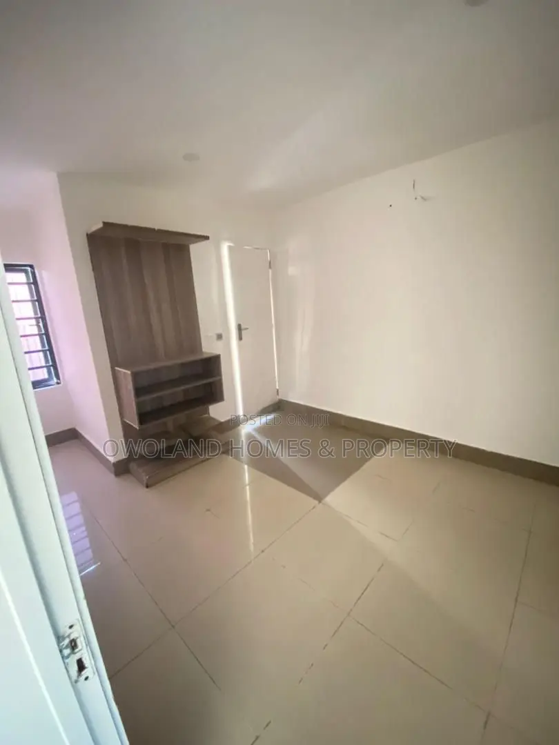 1bdrm Block of Flats in Lekki Phase 1 for rent in Lekki Phase 1