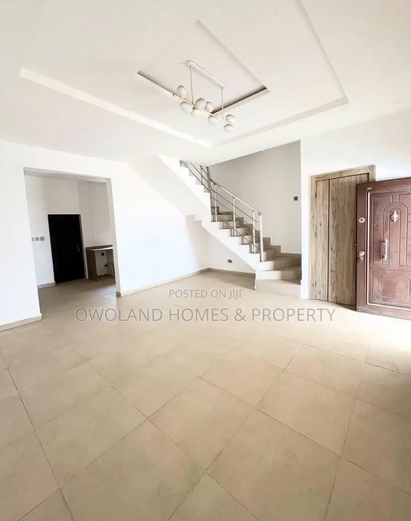 2bdrm Townhouse / Terrace in Orchid Estate, Ikota for rent in Ikota