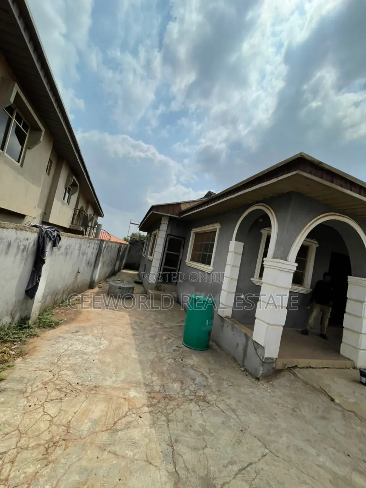 3bdrm Bungalow in Isokan Estate Akobo for rent in Akobo