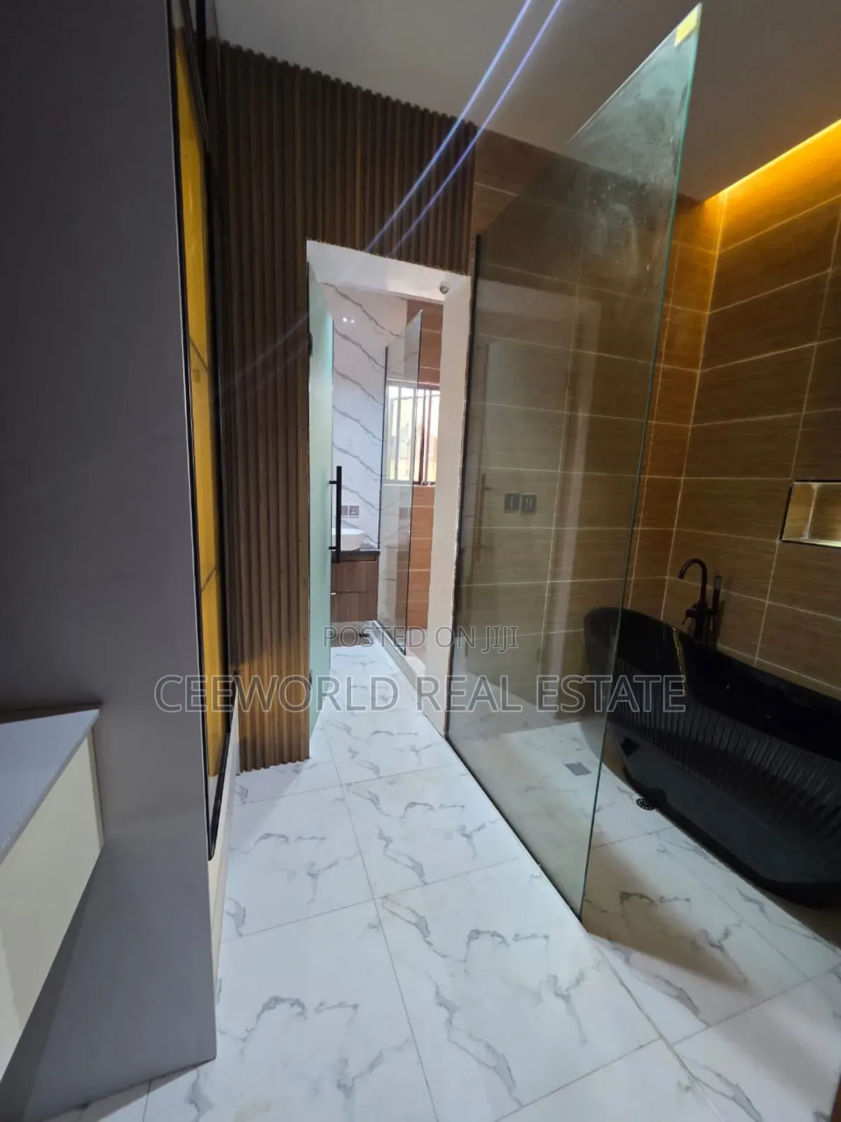 5bdrm Duplex in Calton Gate Estate, Akobo for sale in Akobo
