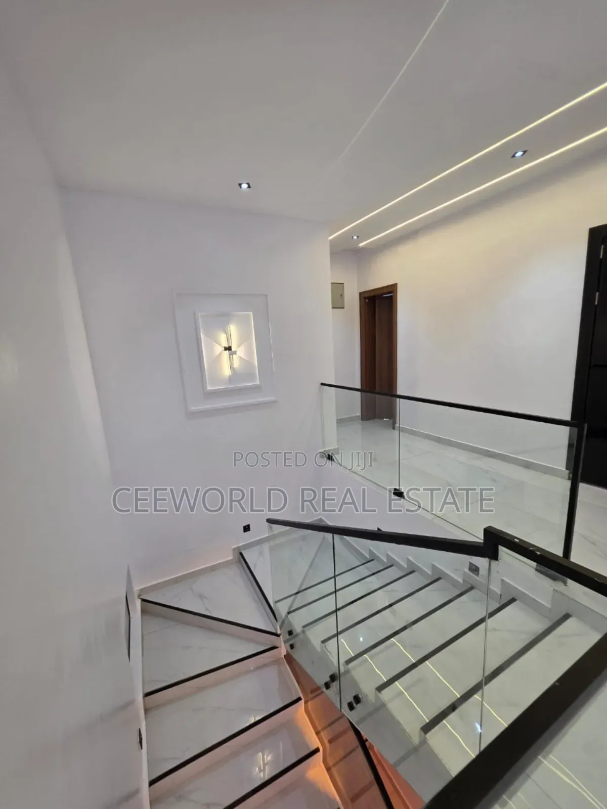 5bdrm Duplex in Calton Gate Estate, Akobo for sale in Akobo