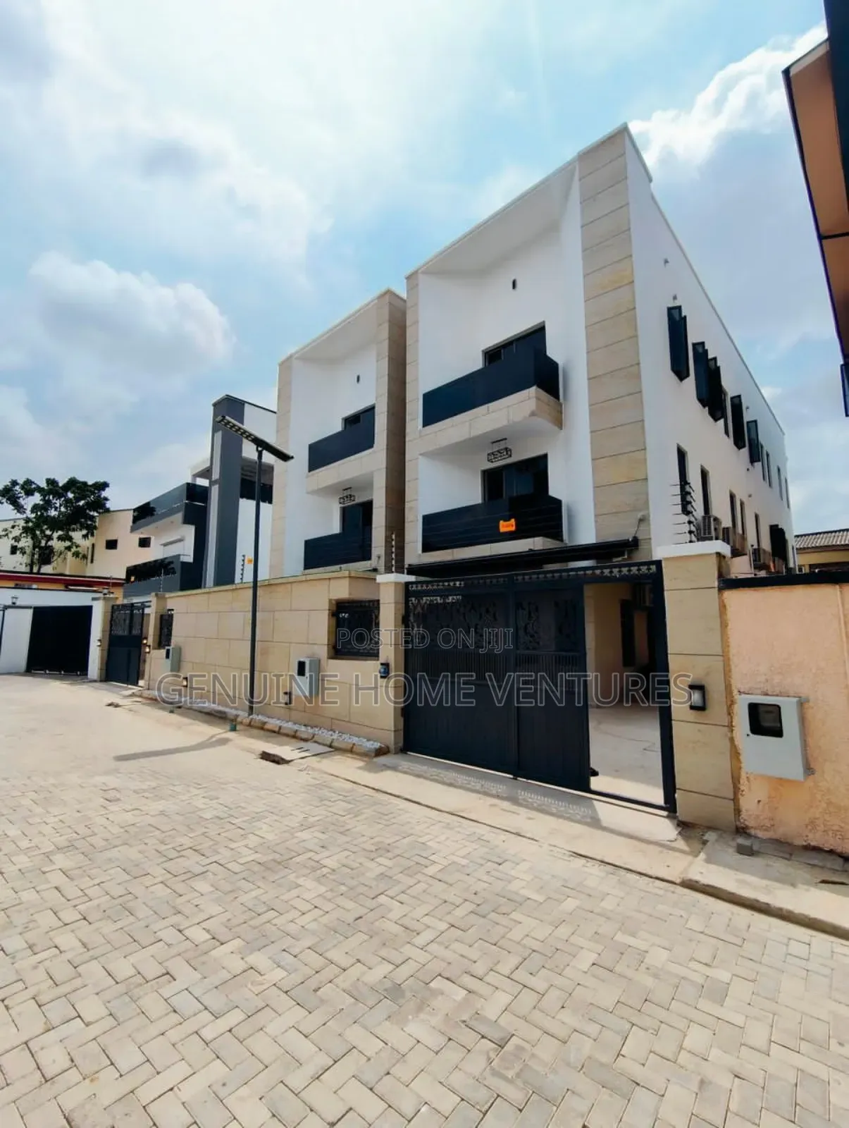 5bdrm Duplex in Ikeja for sale in Ikeja