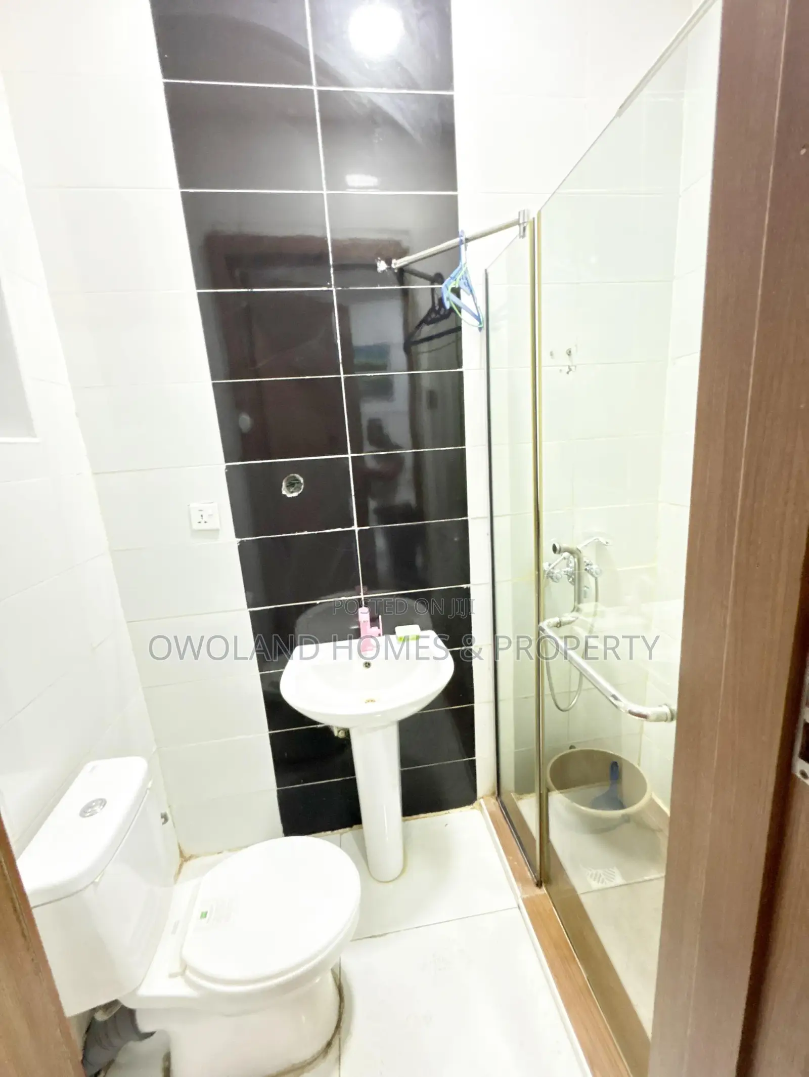 Furnished Mini Flat in Lekki Conservation, Chevron for rent in Chevron