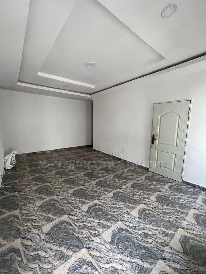2bdrm Block of Flats in Estate, Ikota for rent in Ikota