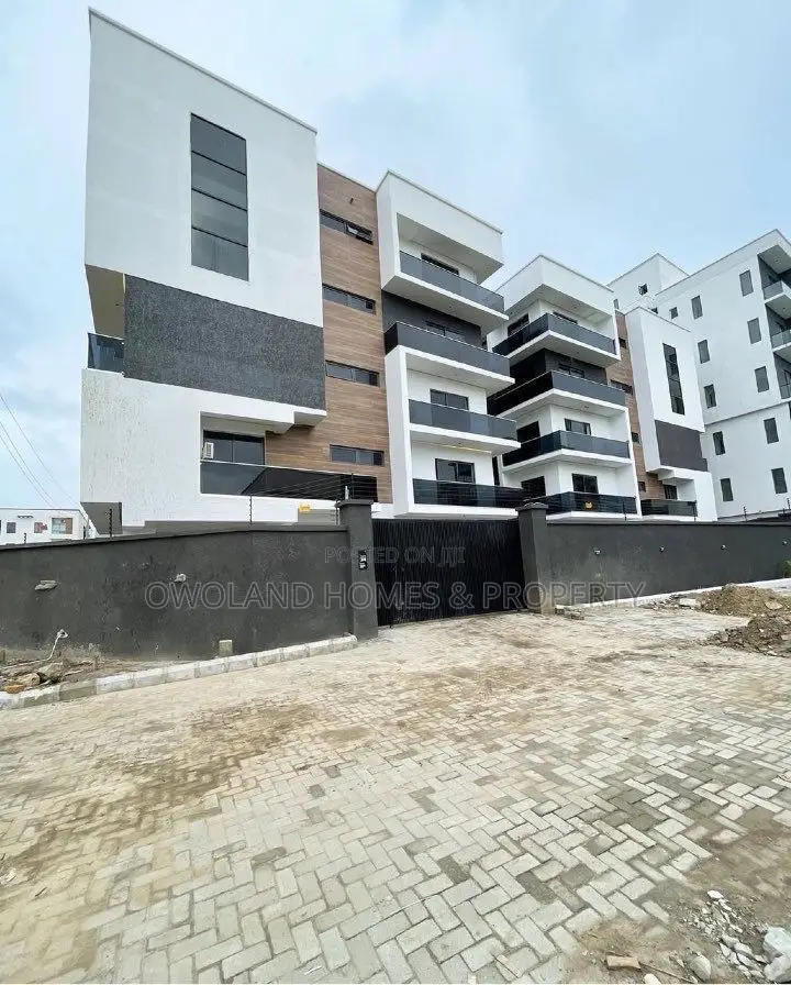 2bdrm Block of Flats in Lekki Phase 1 for rent in Lekki Phase 1