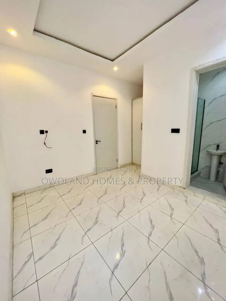 4bdrm Duplex in Ikota Estate for sale in Ikota