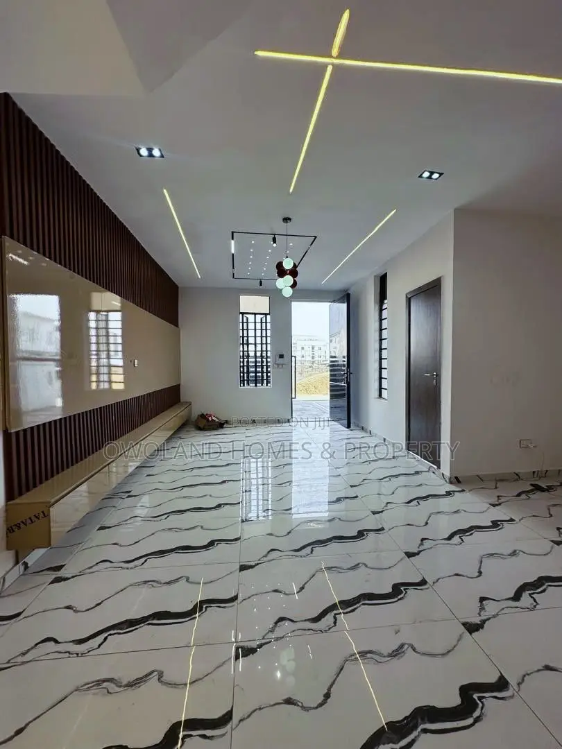 4bdrm Duplex in Ikota Lekki Lagos for sale in Ikota