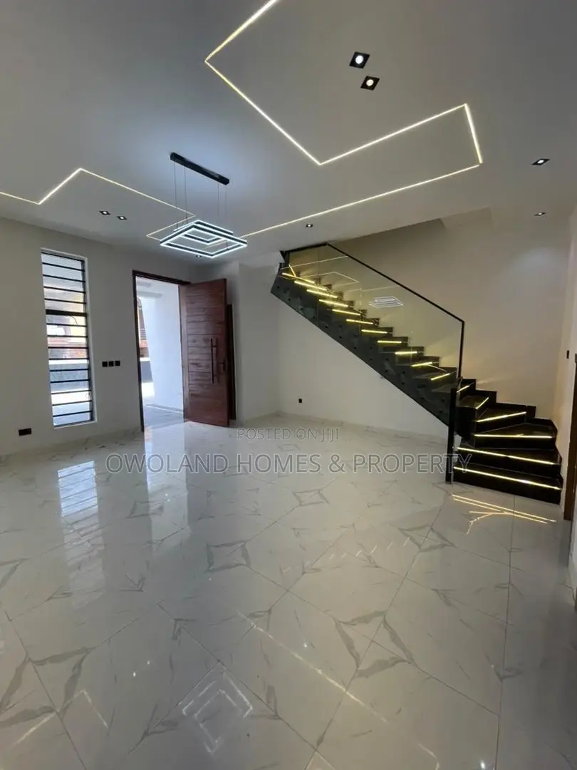 4bdrm Townhouse/Terrace in Ikota Estate for sale in Ikota